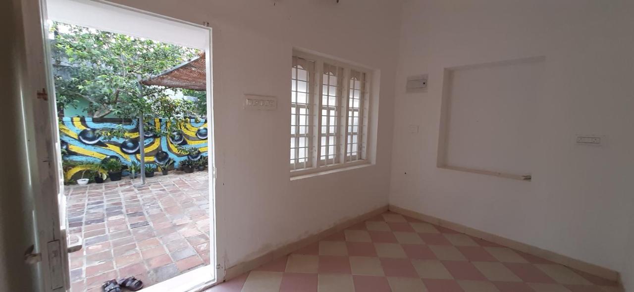 A Loft Hostel Alappuzha Exterior photo